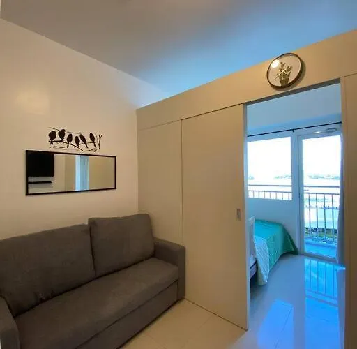 A Cozy 1 Bedroom Unit With A Parking At Tower 2 South Residences Sm Southmall * Manila
